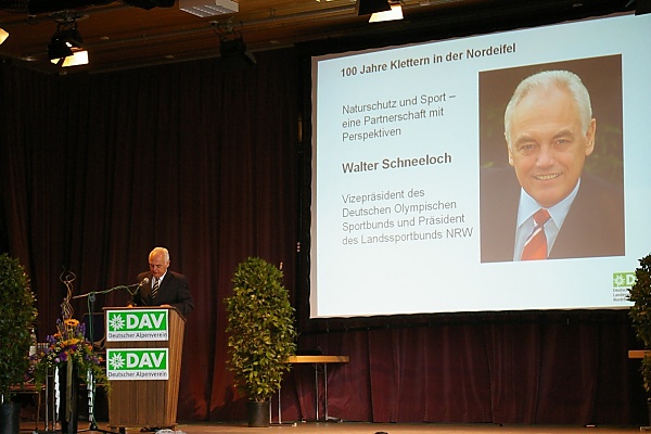 Walter Schneeloch, Vizepr%EF%BF%BD%EF%BF%BDsident des Deutschen Olympischen Sportbunds und Pr%EF%BF%BD%EF%BF%BDsident des Landessportbunds in NRW %EF%BF%BD%EF%BF%BD G%EF%BF%BD%EF%BF%BDnter Kobiolka © Deutscher Alpenverein Sektion Rheinland-Köln