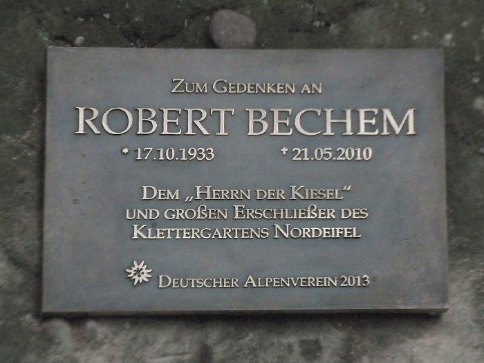 Gedenktafel f%EF%BF%BD%EF%BF%BDr Robert Bechem %EF%BF%BD%EF%BF%BDKalle Kubatschka © Deutscher Alpenverein Sektion Rheinland-Kln